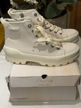 Blowfish Malibu Shoe Box - Beige & Gold Logo